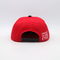 قبعة Snapback قطنية حمراء مسطحة بشعار مطرز
