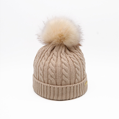 قبعة صغيرة من الفرو للنساء في فصل الشتاء على الموضة محبوكة قبعات بنمط تويست