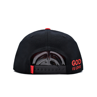قبعة Snapback في أحجام قابلة للتعديل مع شعار طريز ثلاثي الأبعاد وطباعة شريط داخلي