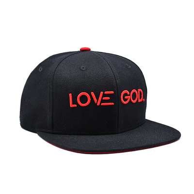 قبعة Snapback في أحجام قابلة للتعديل مع شعار طريز ثلاثي الأبعاد وطباعة شريط داخلي