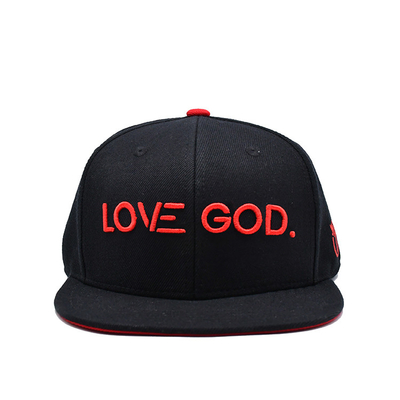 قبعة Snapback في أحجام قابلة للتعديل مع شعار طريز ثلاثي الأبعاد وطباعة شريط داخلي