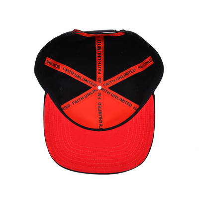 قبعة Snapback في أحجام قابلة للتعديل مع شعار طريز ثلاثي الأبعاد وطباعة شريط داخلي