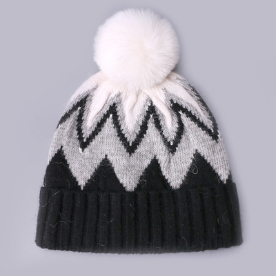 كعوب مطرزة حسب الطلب كعوب شتوية محفوفة بالخطوط ذات أنماط دافئة ناعمة Pompom Puff Print Manufacturer