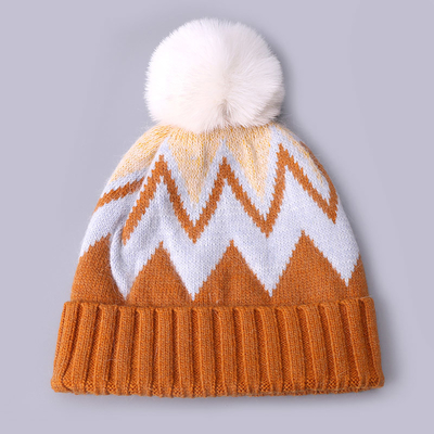 كعوب مطرزة حسب الطلب كعوب شتوية محفوفة بالخطوط ذات أنماط دافئة ناعمة Pompom Puff Print Manufacturer