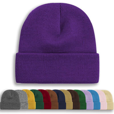 تصميم OEM ODM قبعات بيضاء سوداء قبعة جمجمة مخصصة قبعة شتوية